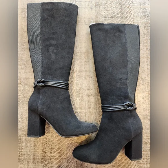 Black knee-high block heel boots! Barely worn. - Picture 1 of 15